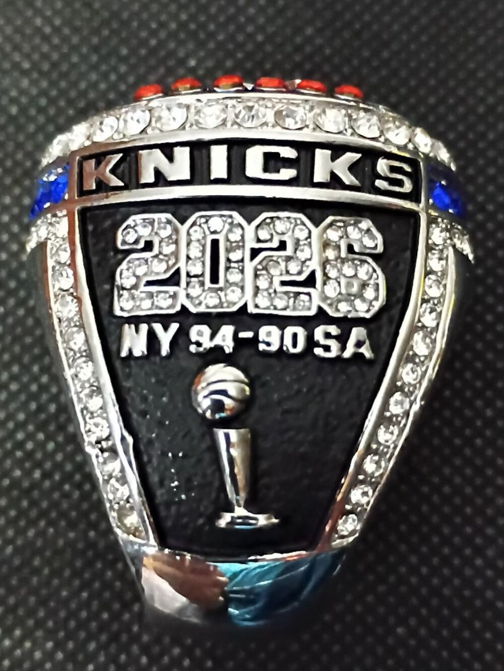 New York Knicks Championship Ring... USA premium version - Picture 3 of 5